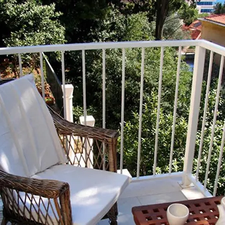 Πανσιόν Suncana 3*